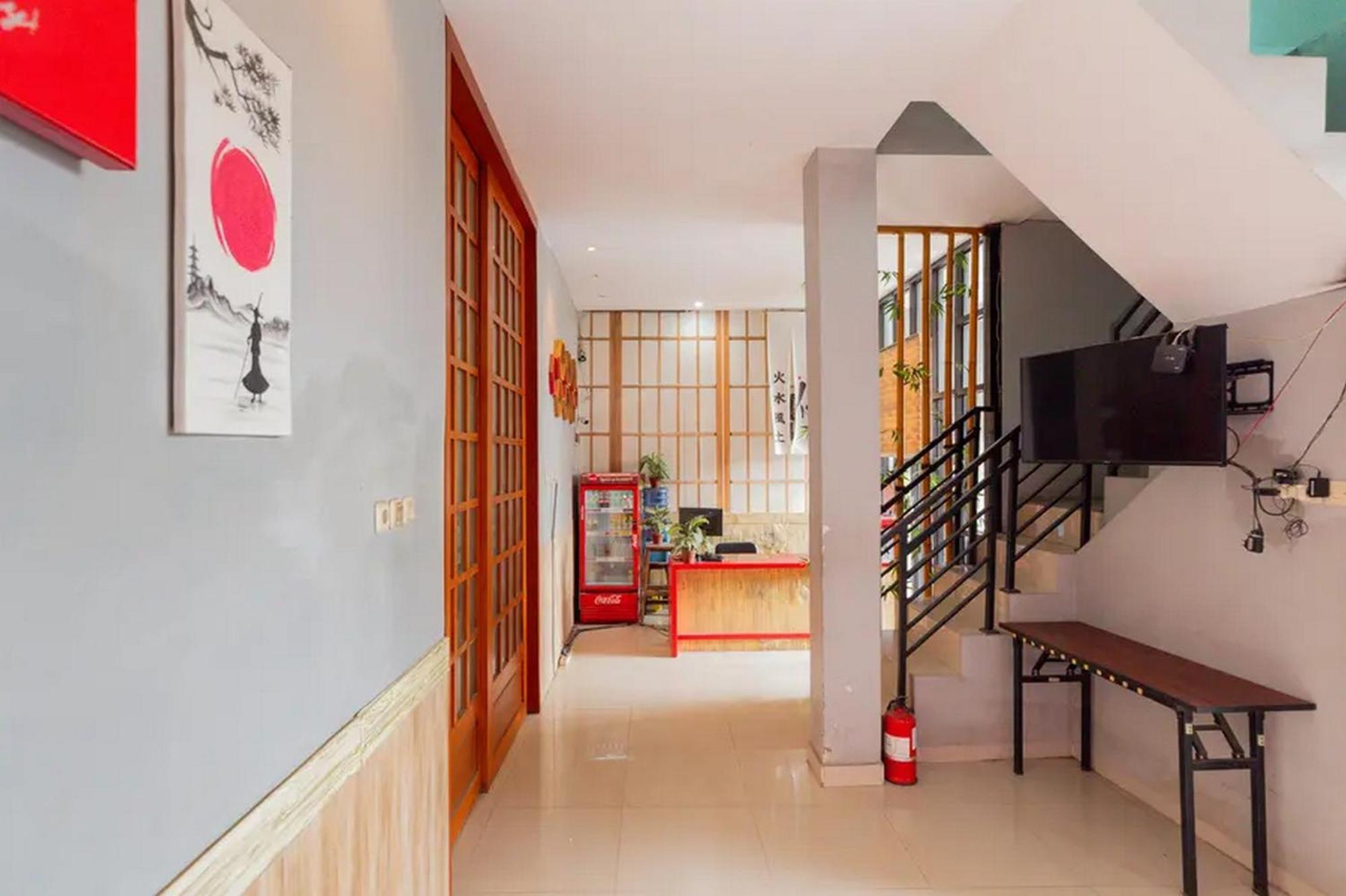 Reddoorz @ Manukan Surabaya Exterior photo