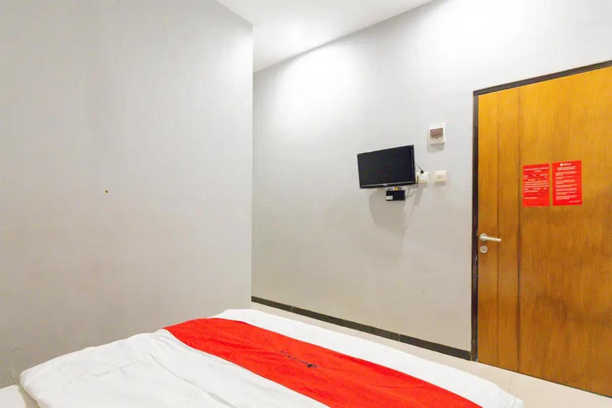 Reddoorz @ Manukan Surabaya Exterior photo