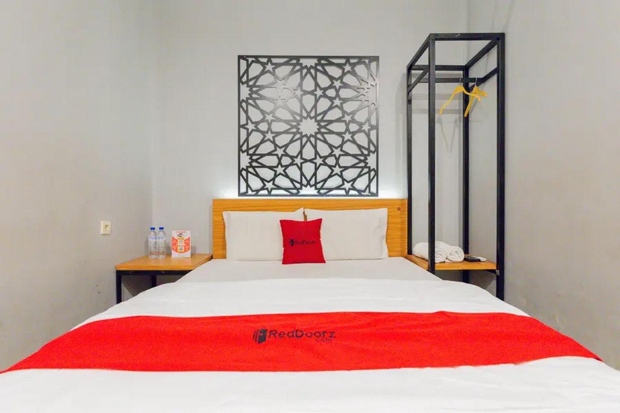 Reddoorz @ Manukan Surabaya Exterior photo
