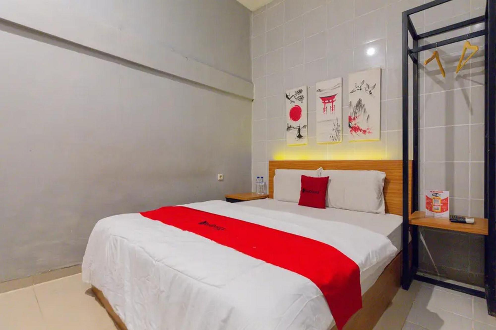 Reddoorz @ Manukan Surabaya Exterior photo