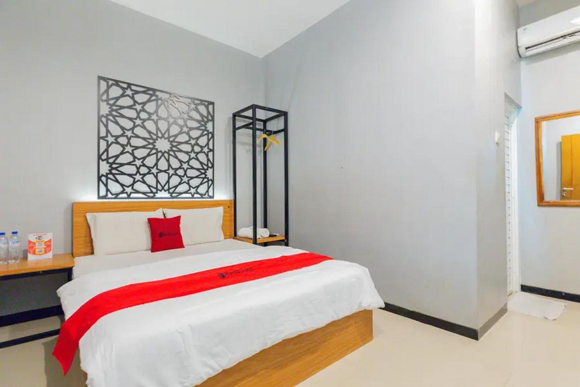 Reddoorz @ Manukan Surabaya Exterior photo