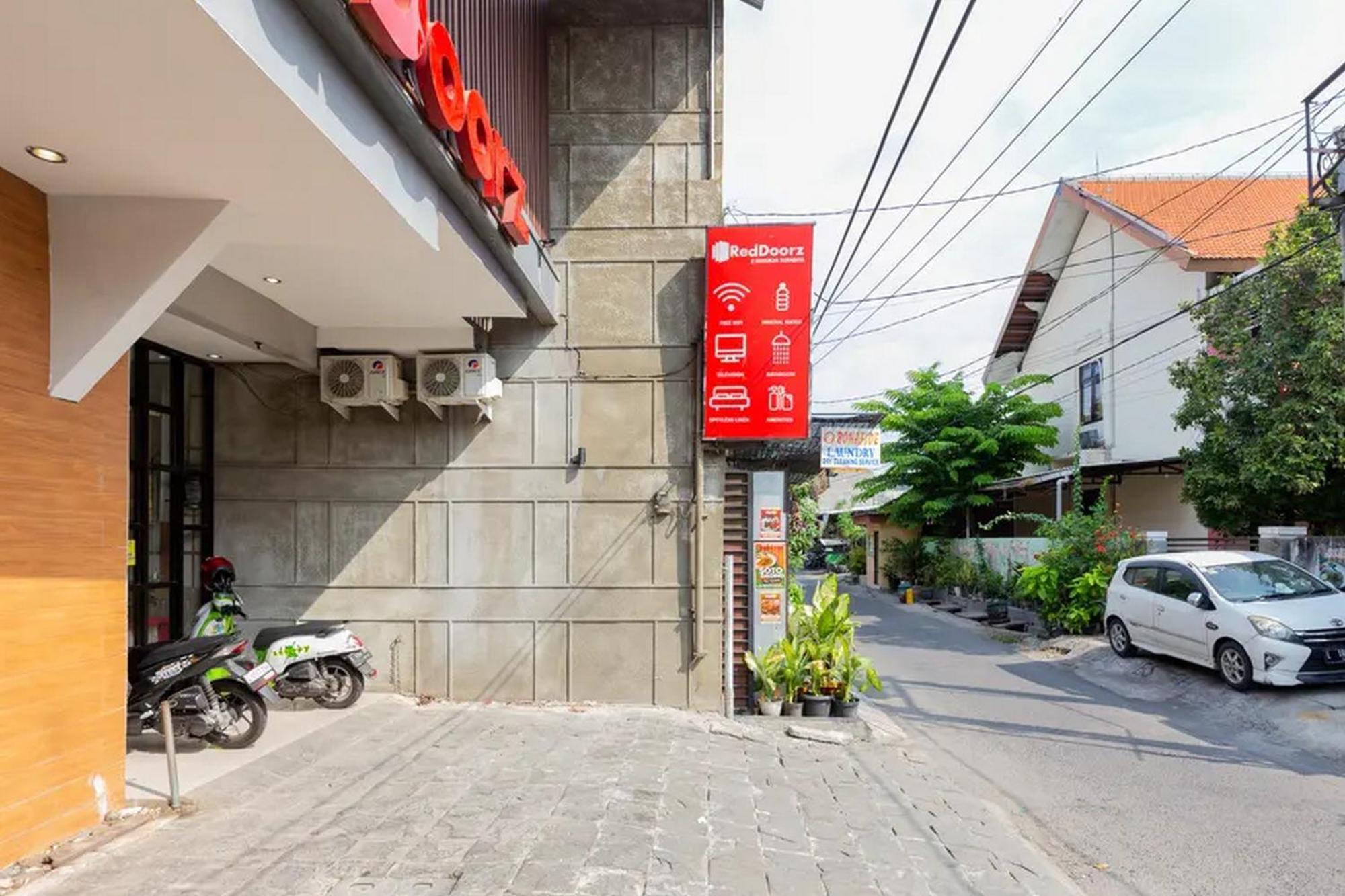 Reddoorz @ Manukan Surabaya Exterior photo