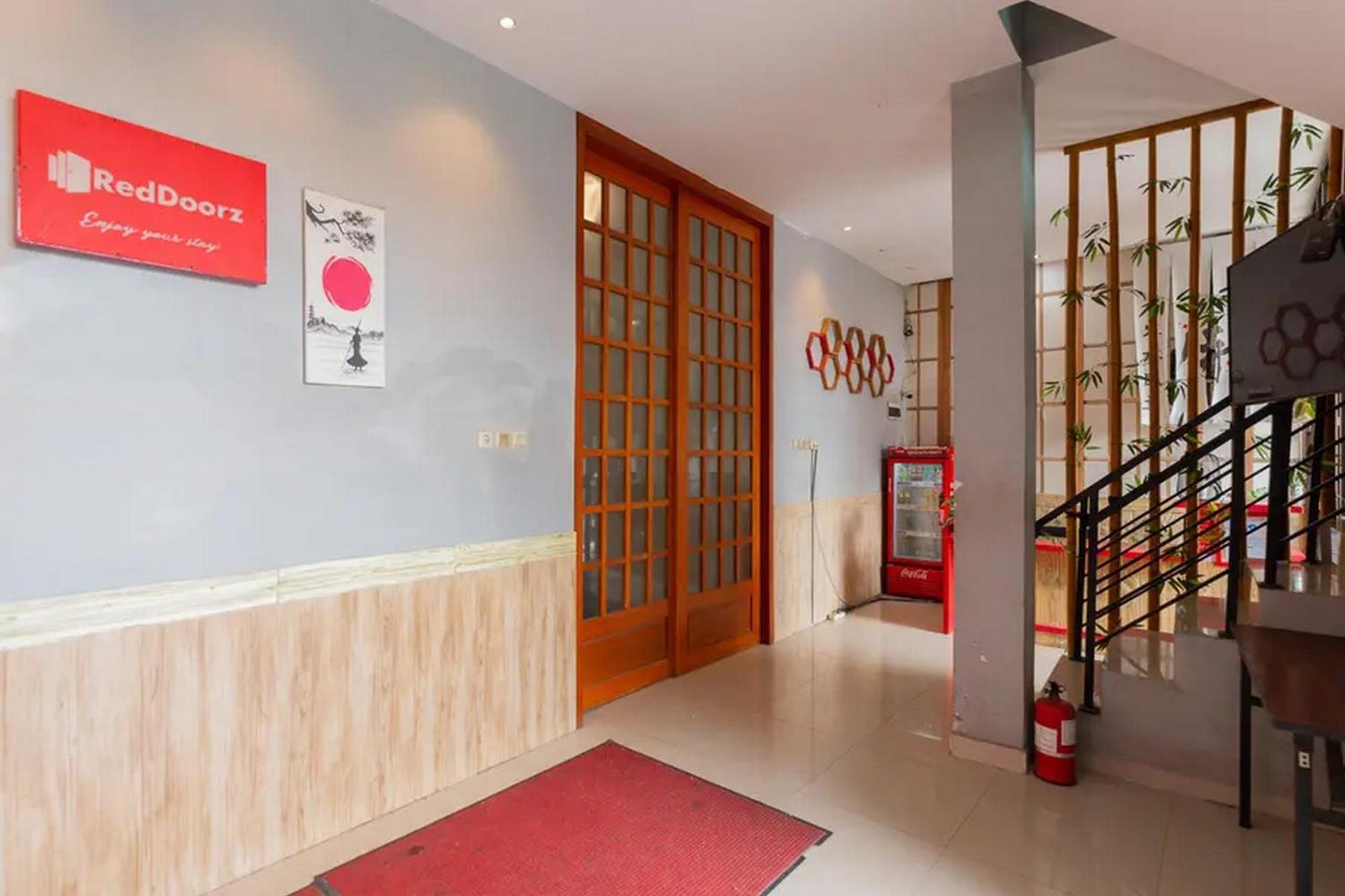 Reddoorz @ Manukan Surabaya Exterior photo