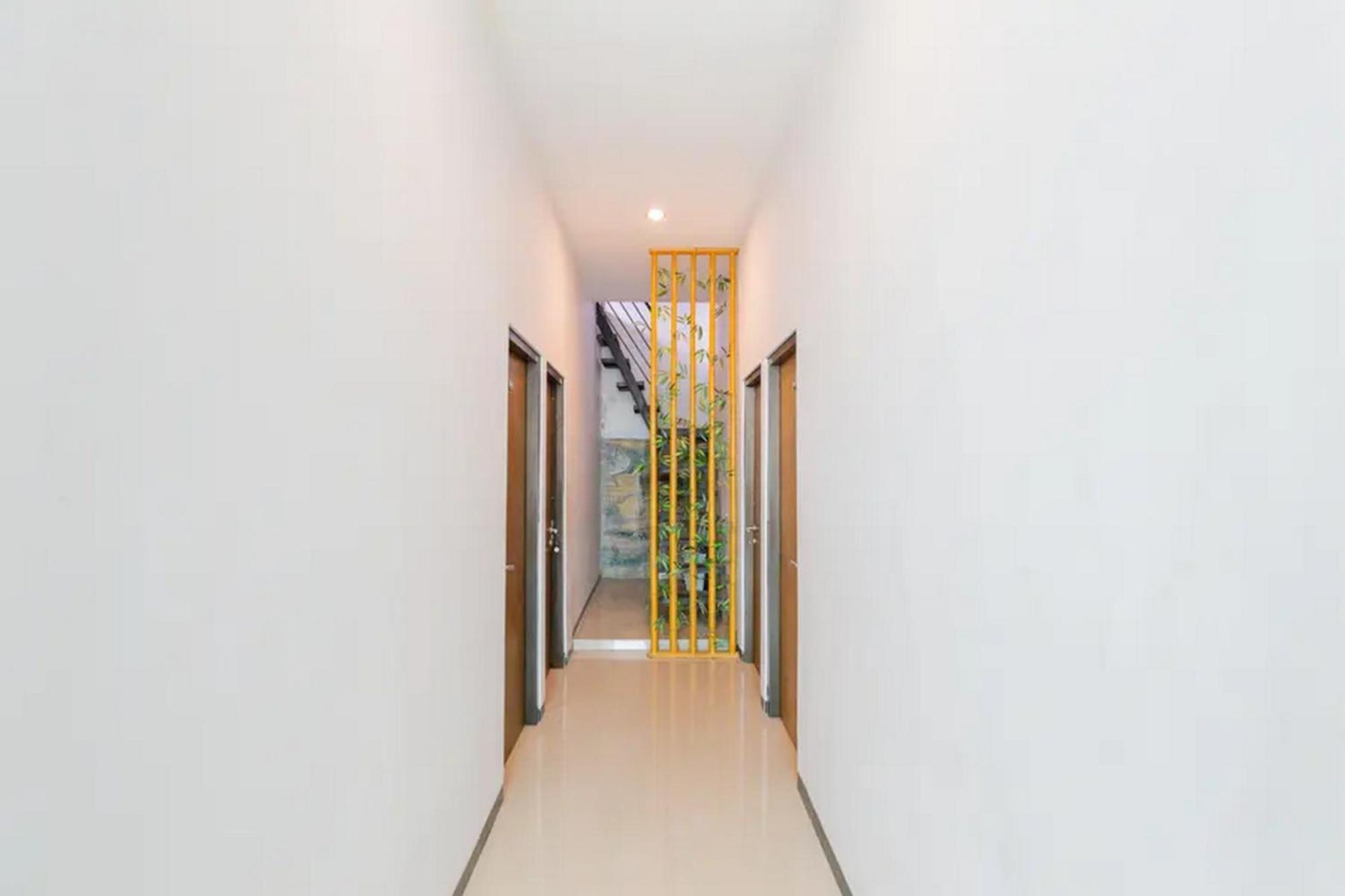 Reddoorz @ Manukan Surabaya Exterior photo