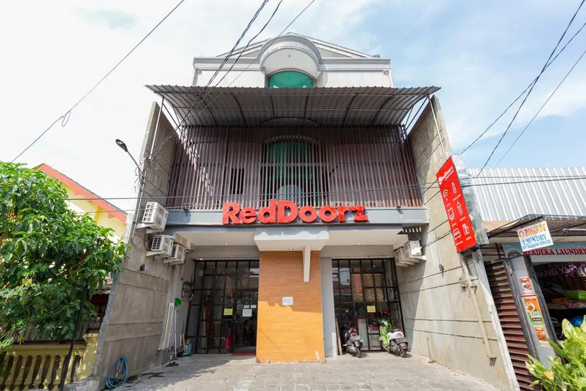 Reddoorz @ Manukan Surabaya Exterior photo